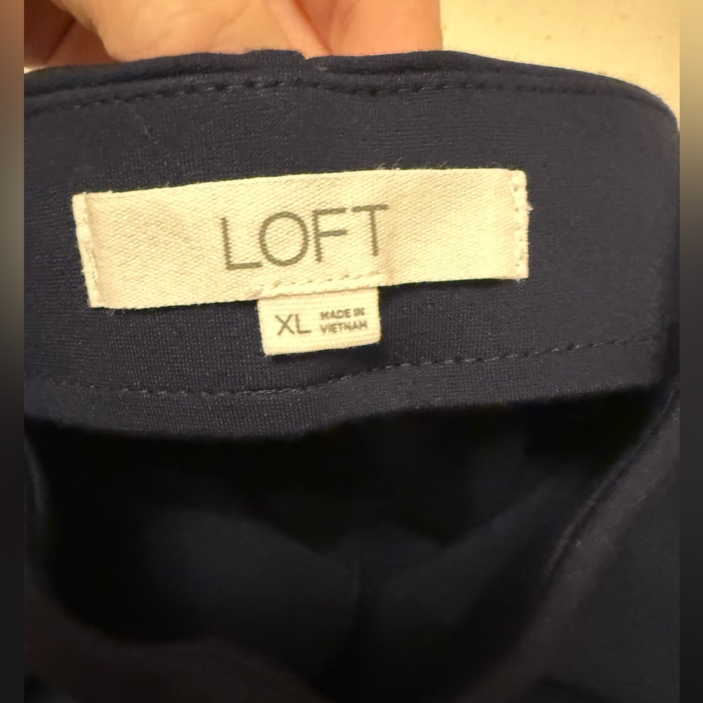 Like new Navy LOFT Ponte Straight Pants with front seam, size XL - Picture 4 of 5